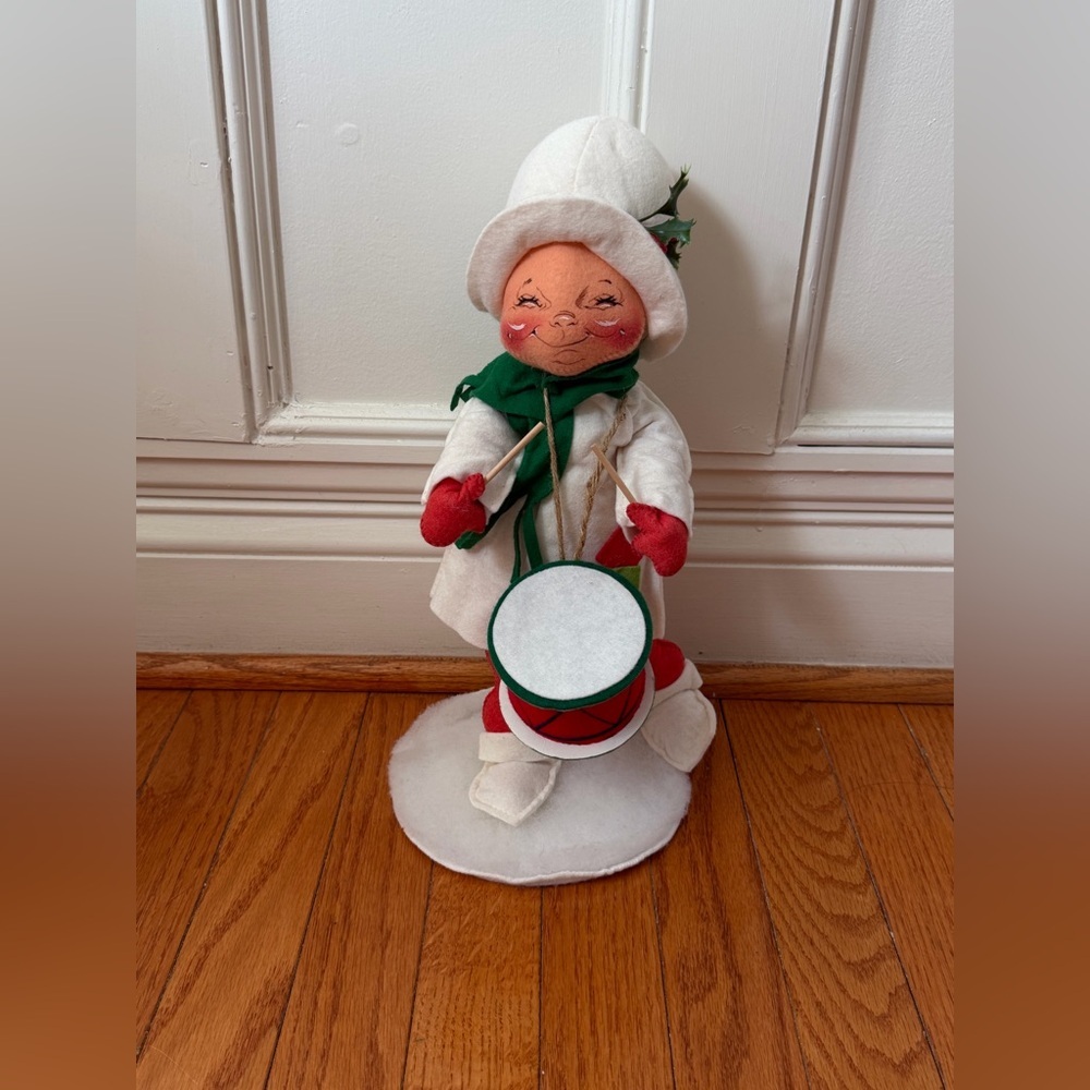 AnnaLee Holiday Drummer boy drum mobalite poseable doll white red Christmas
